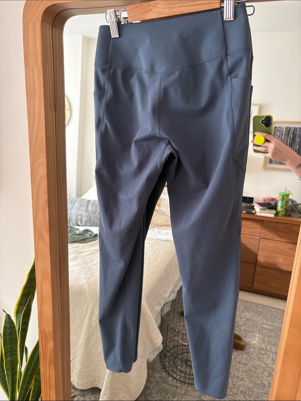 Uniqlo Airism Slate Blue Leggings with Pockets - Picture 4 of 5